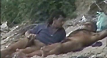 sex nữ sinh trung Cô sex heo gái séc có quan hệ tình dục với một chàng trai.