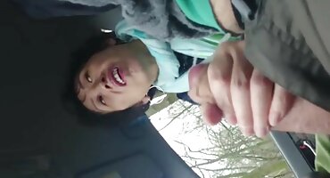 sex trà bông Trắng được fucked cu3x trong ass bởi một anh chàng da đen lớn tuổi.